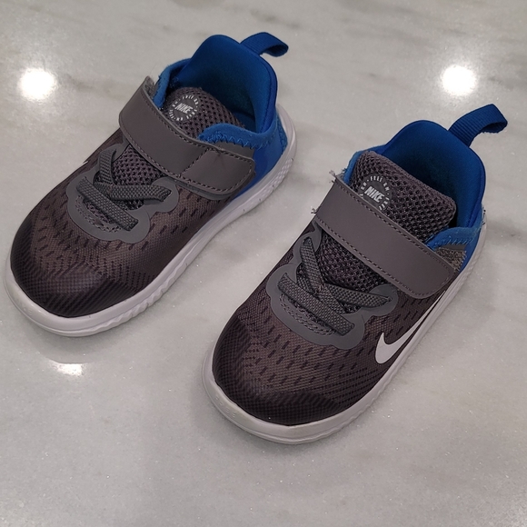 Nike Sneakers - Picture 4 of 4